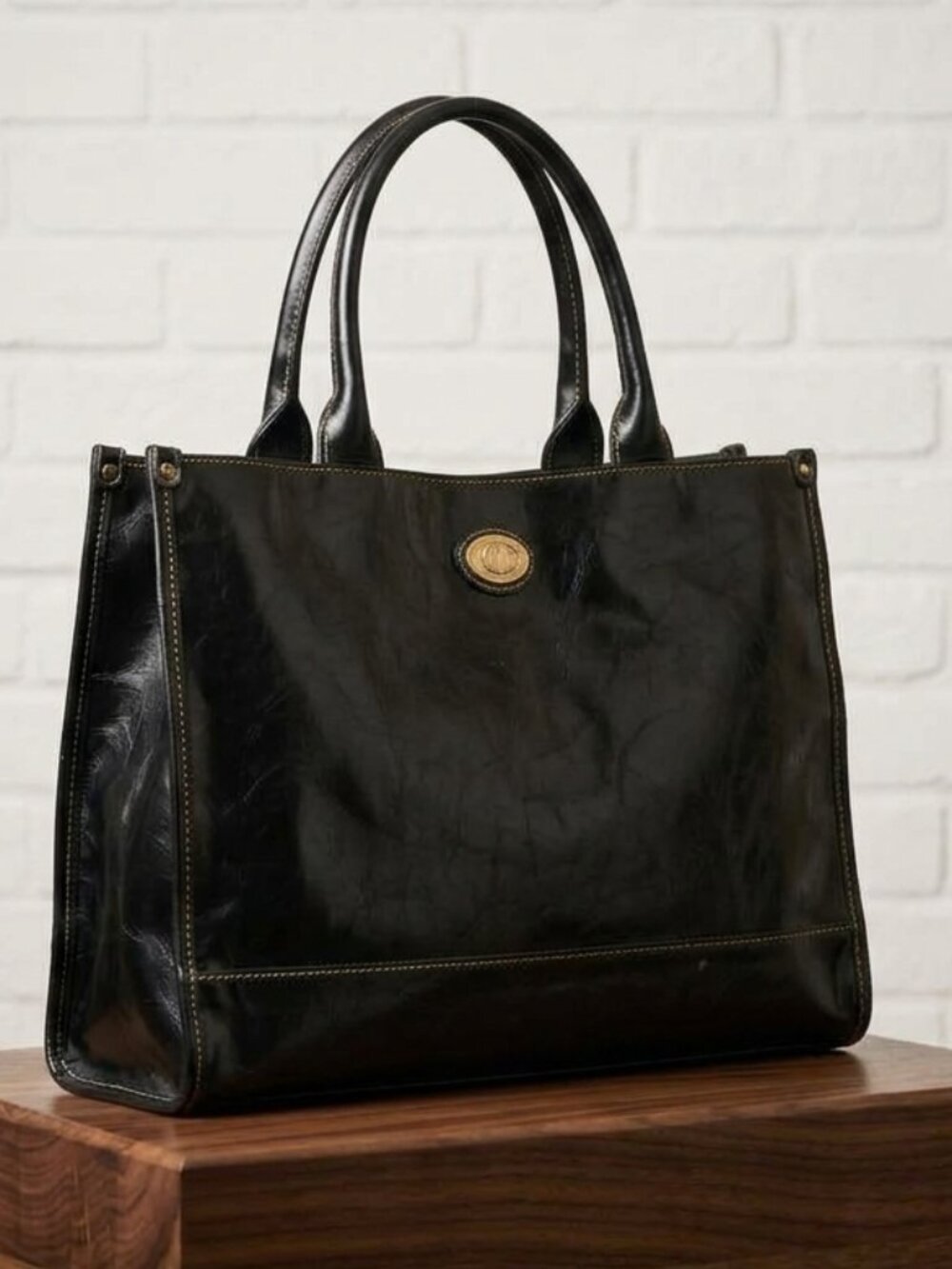 Vintage Y2K Black Leather Tote Bag Brass Twist Lock